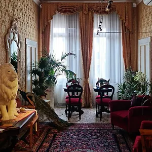 friendly-venice-suites.hotelinveneto.com/