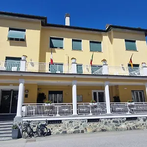 *** Hotel Dora Italië